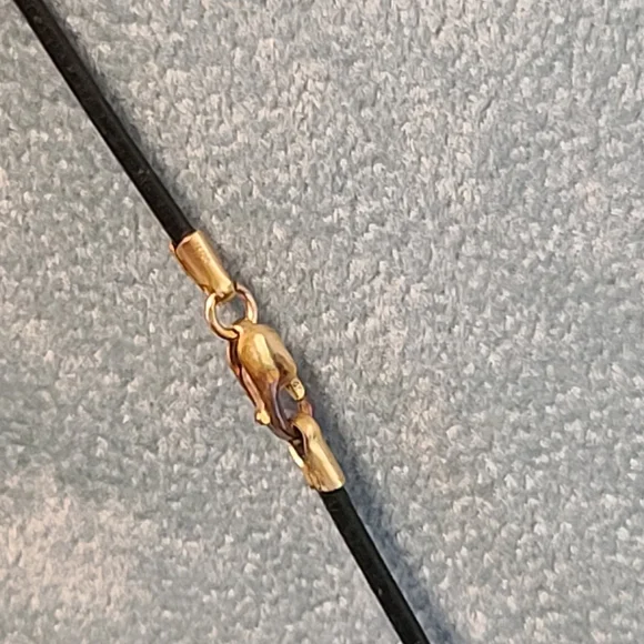 Sterling Slilver NWOT Cross Pendant Necklace With Diamond & Black Leather Chain - Picture 8 of 9